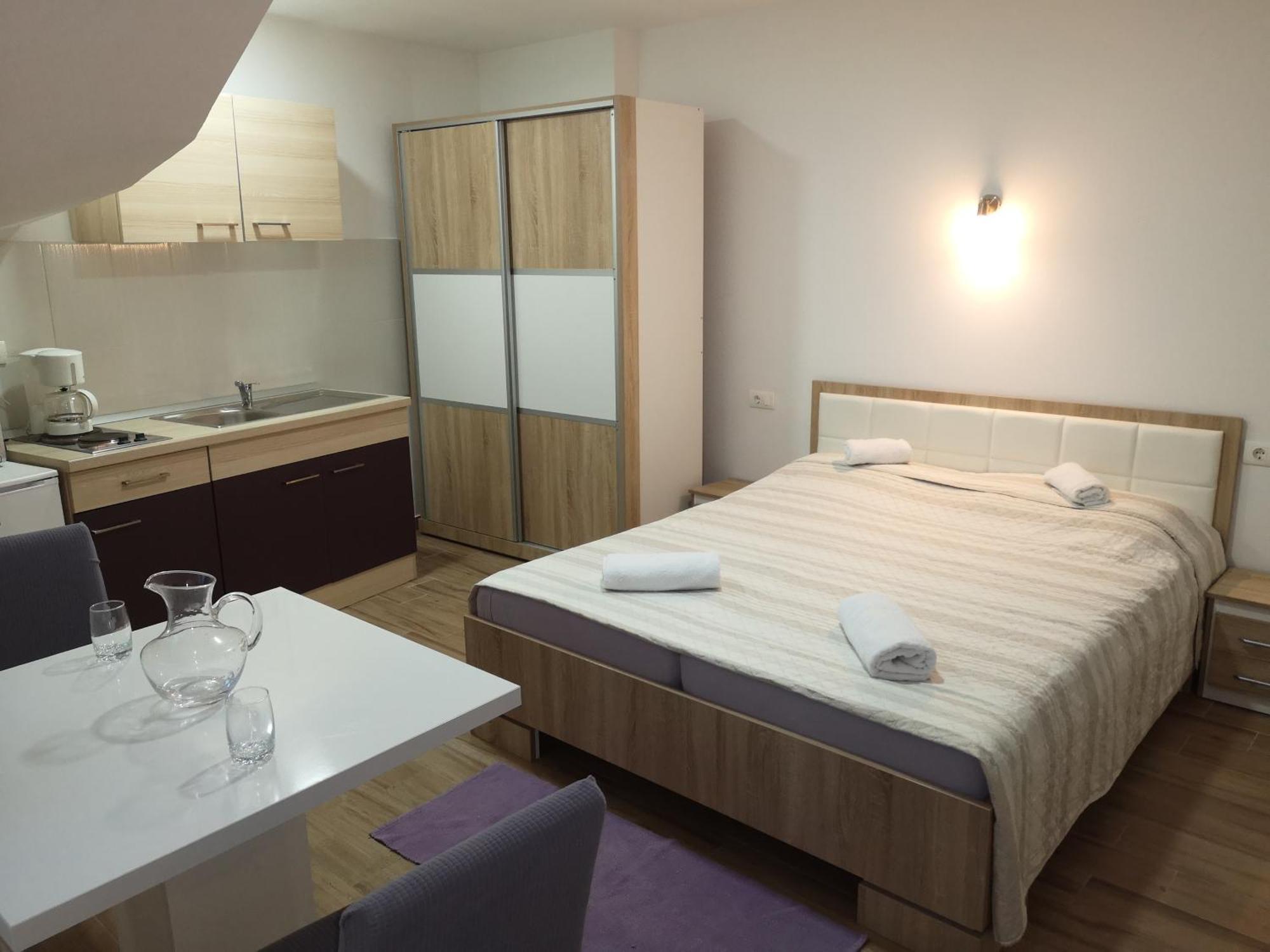 Apartmani Maki โอมิช ภายนอก รูปภาพ