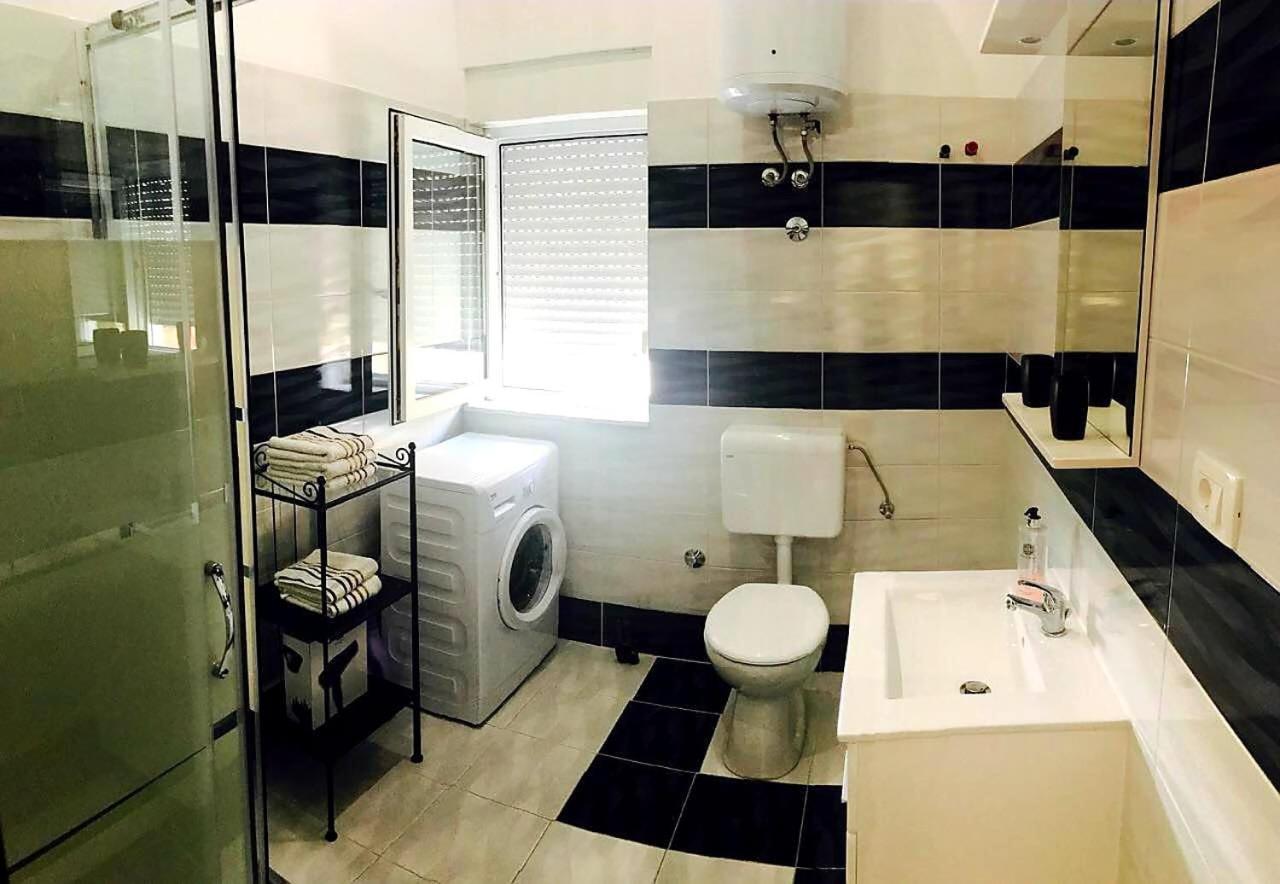 Apartmani Maki โอมิช ภายนอก รูปภาพ