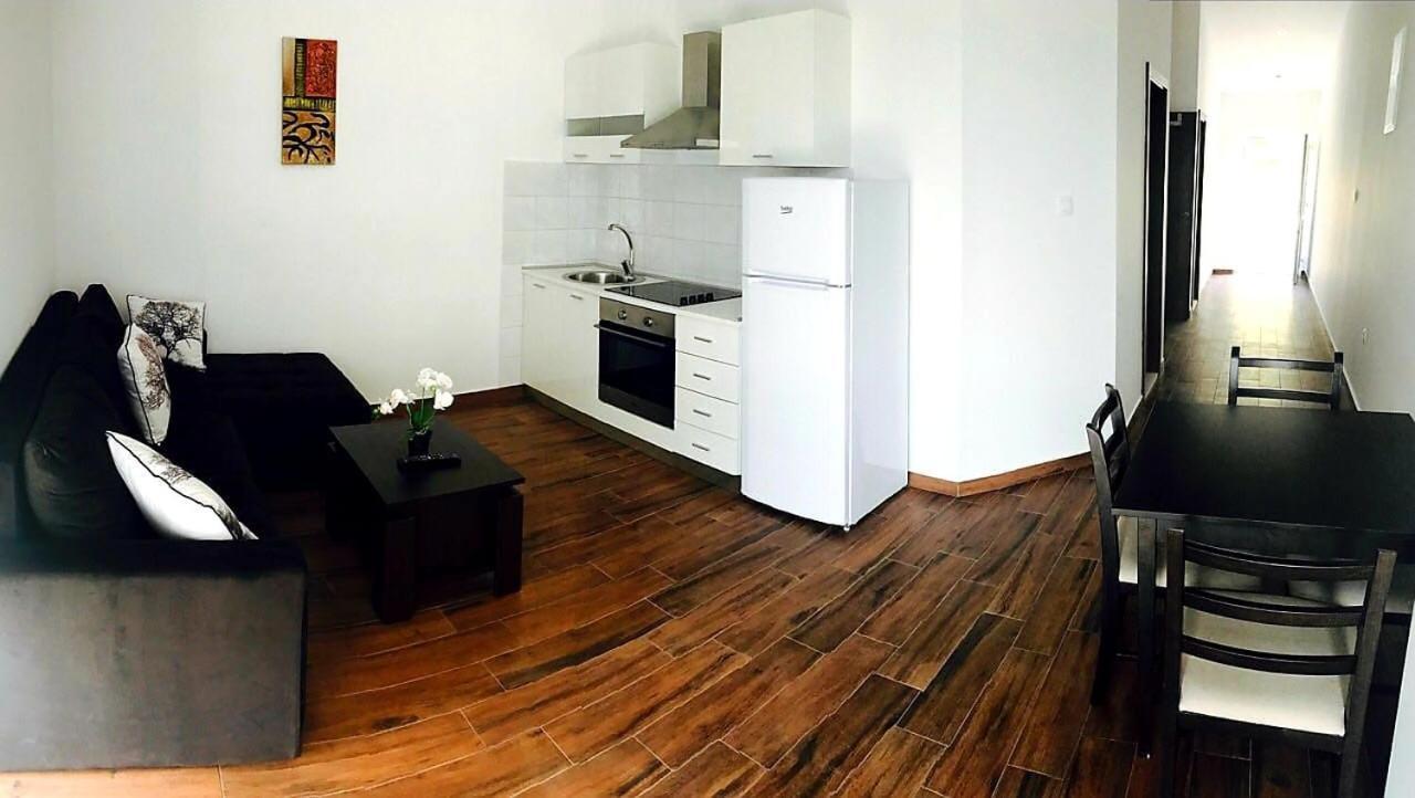 Apartmani Maki โอมิช ภายนอก รูปภาพ